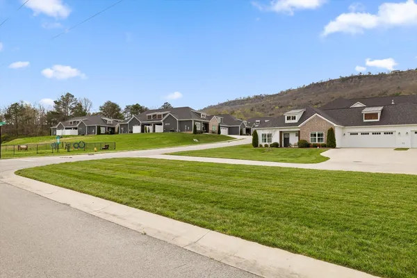 $429,900 | 804 Wellstone Drive, Chattanooga, TN 37405