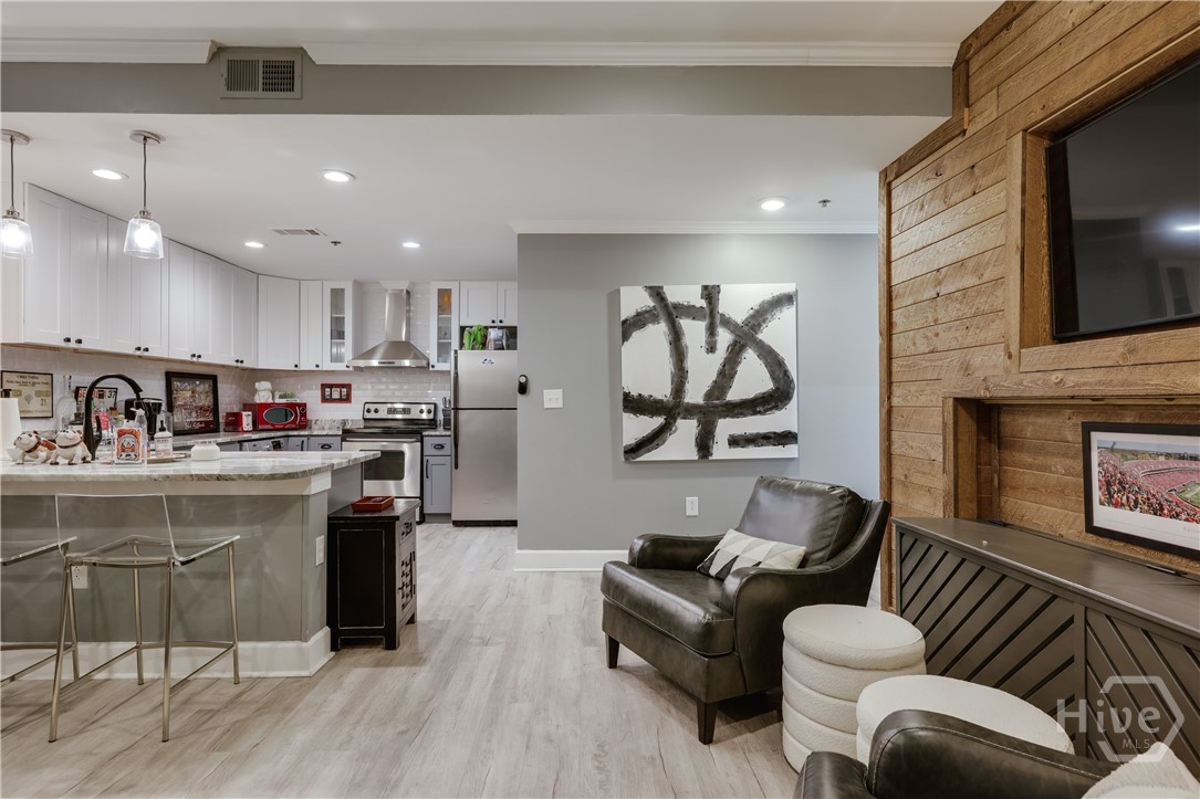 250 West Broad Street, Unit 801 Athens, GA 30601 - Photo 6 of 42