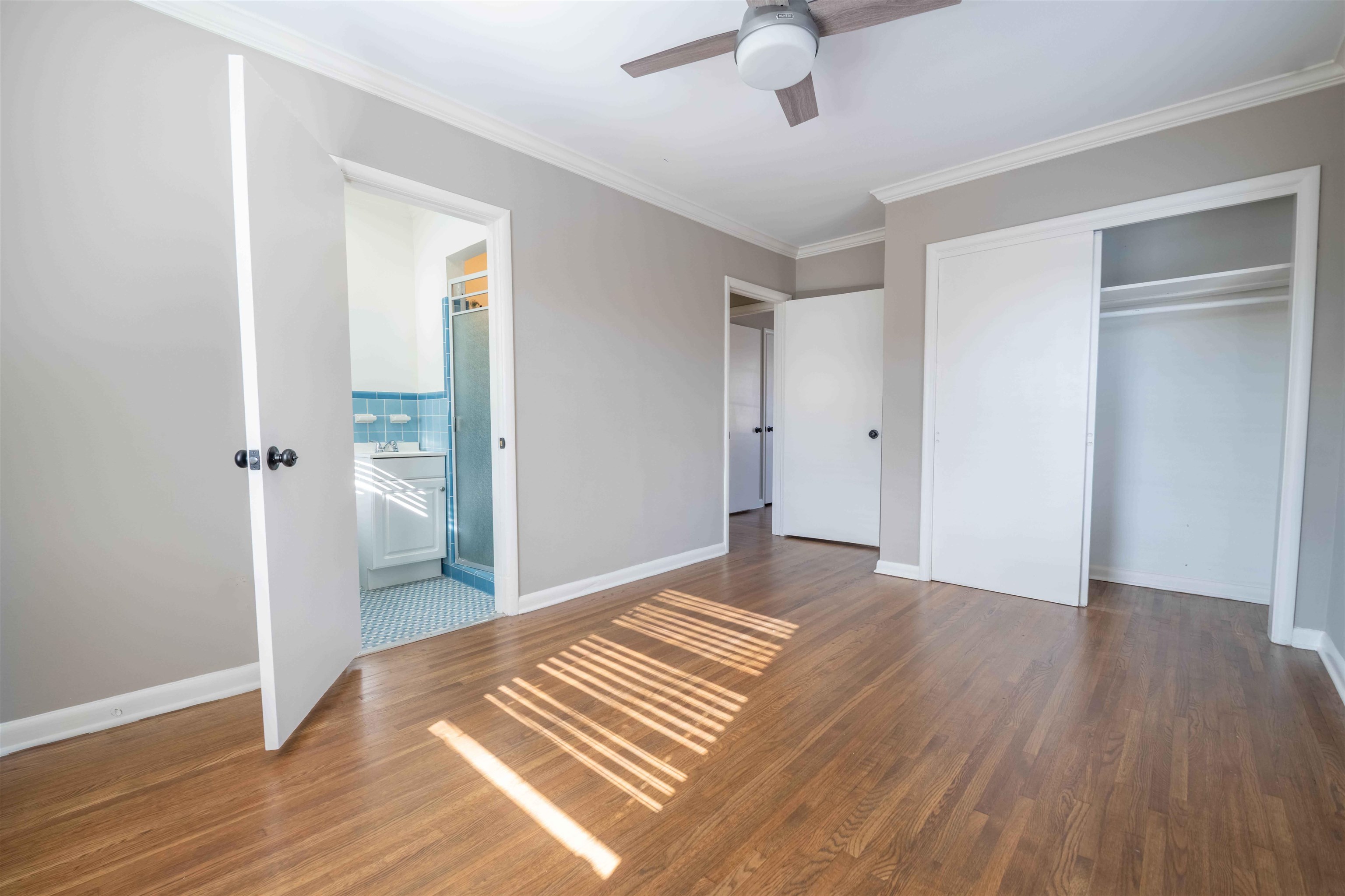 4915 Amboy Road Memphis, TN 38117 - Photo 15 of 17 a view of an empty room and wooden floor