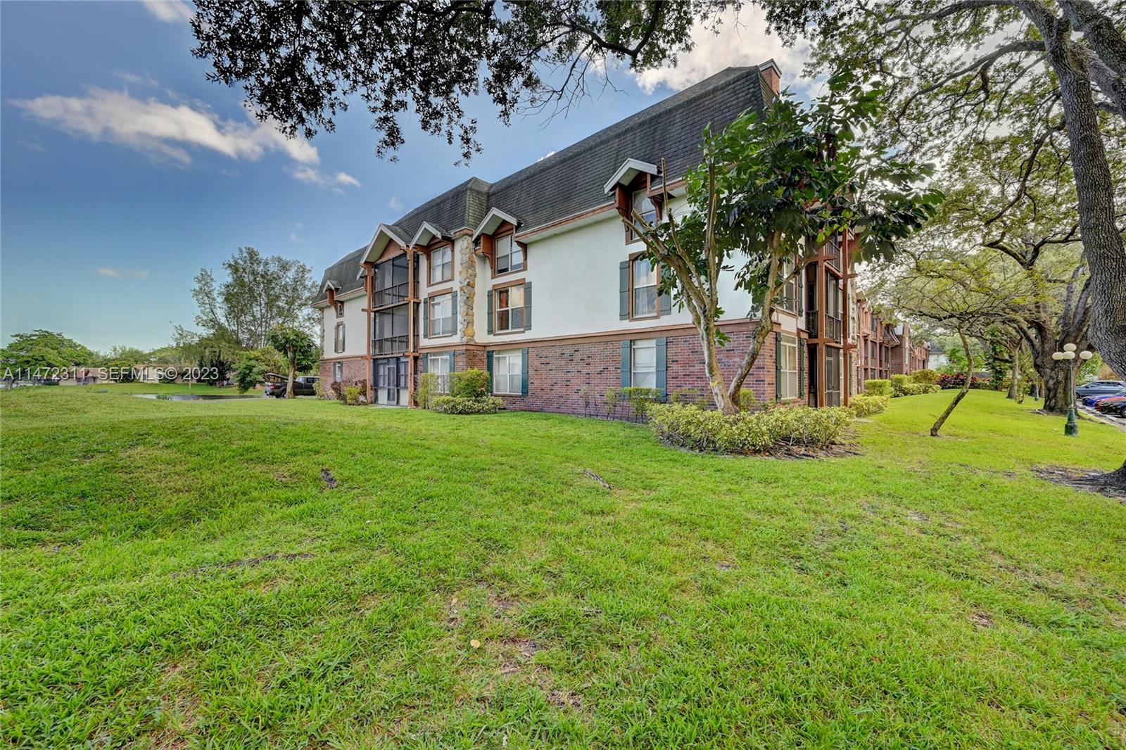 3670 Inverrary Drive, Unit 2E Lauderhill, FL 33319 - Photo 3 of 19