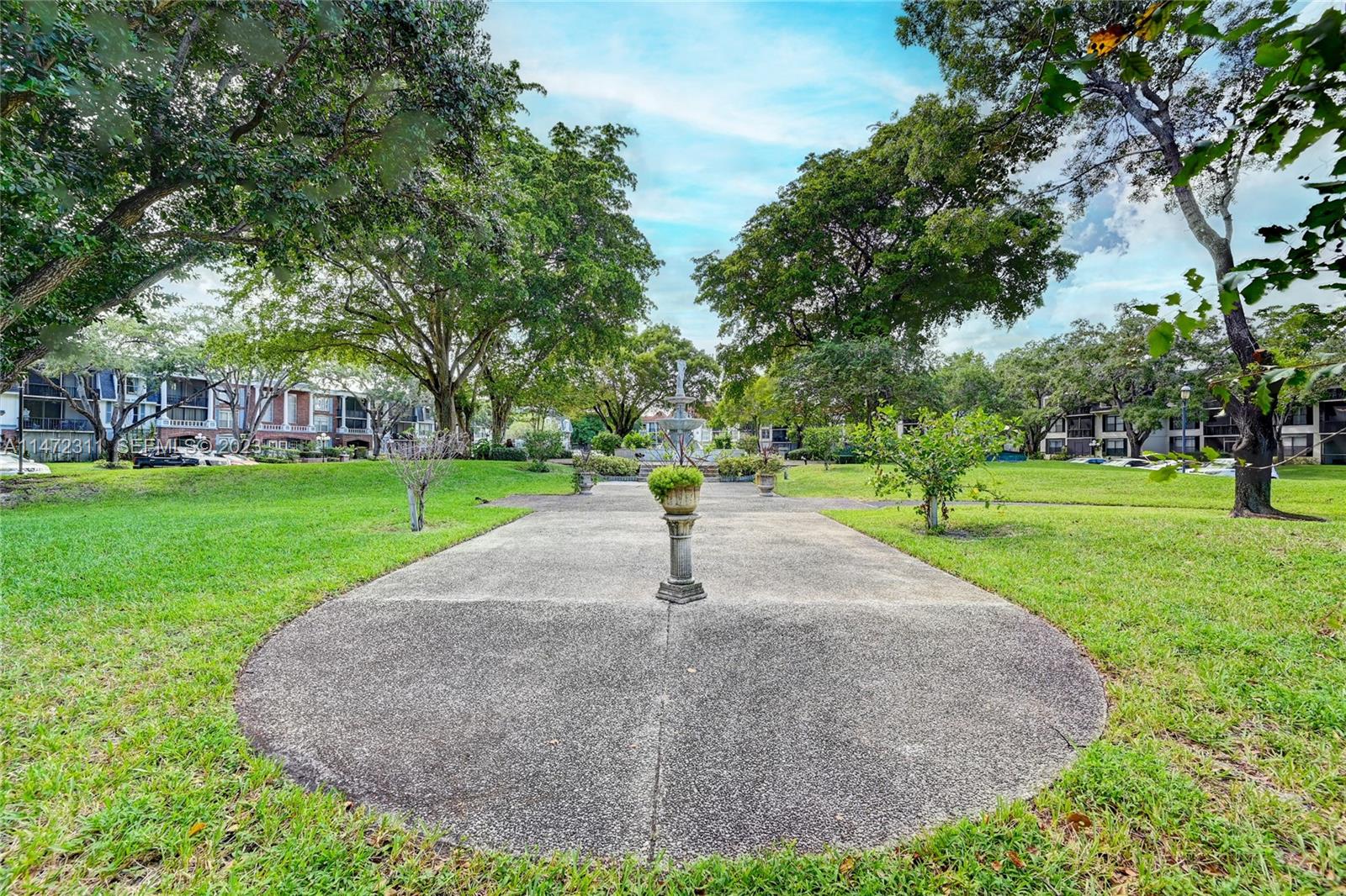 3670 Inverrary Drive, Unit 2E Lauderhill, FL 33319 - Photo 4 of 19