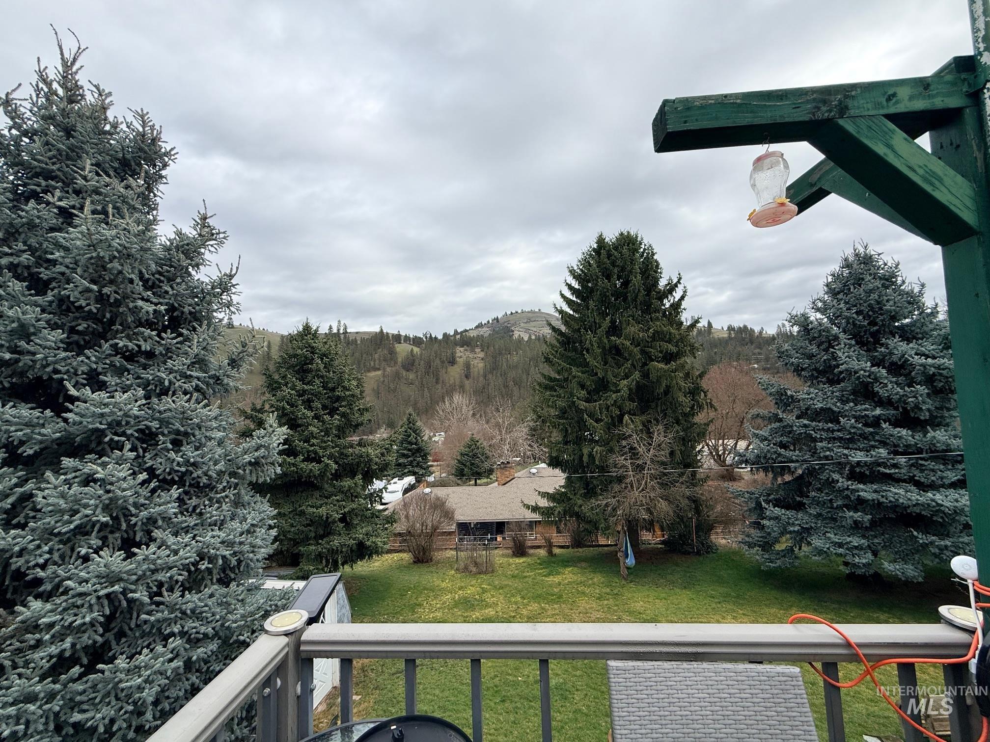 335 Pine Street Peck, ID 83545 - Photo 12 of 36 View of balcony