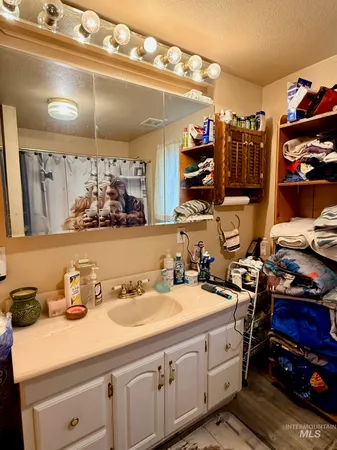 $299,000 | 335 Pine Street, Peck, ID 83545