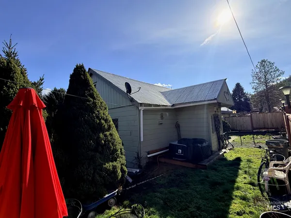 $299,000 | 335 Pine Street, Peck, ID 83545