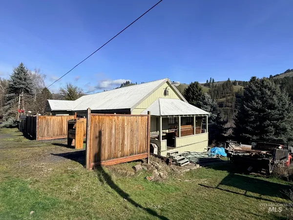 $299,000 | 335 Pine Street, Peck, ID 83545