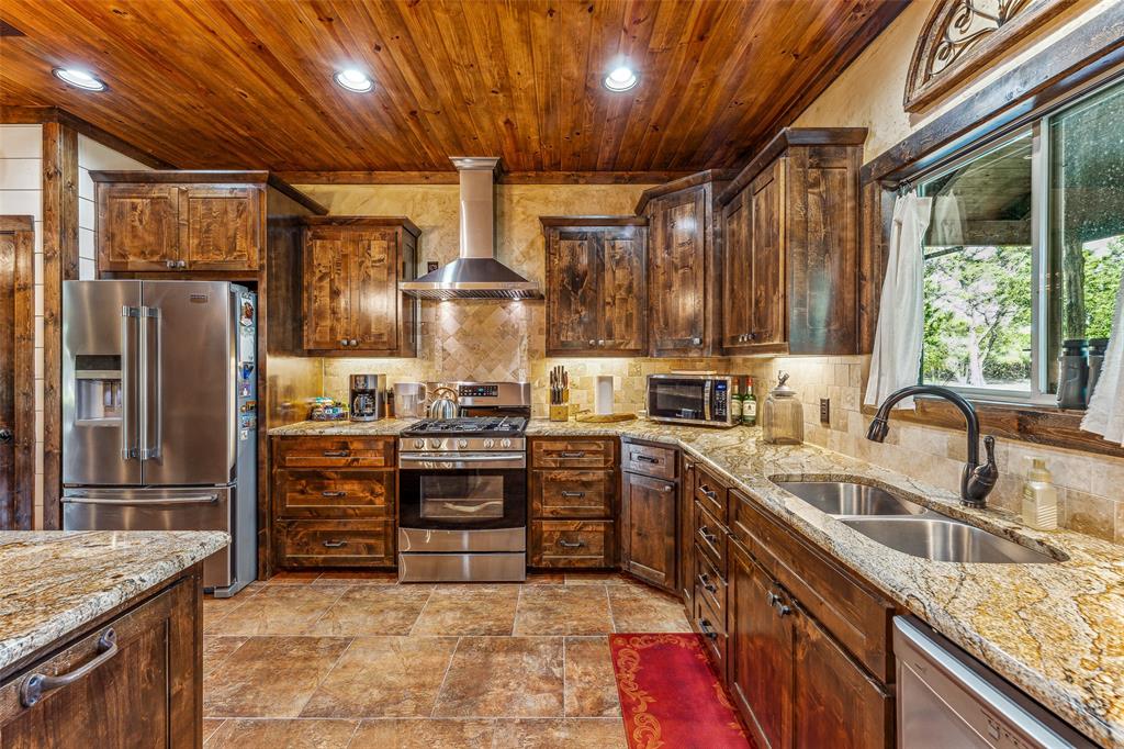 2113 County Road 2012 Walnut Springs, TX 76690 - Photo 26 of 40