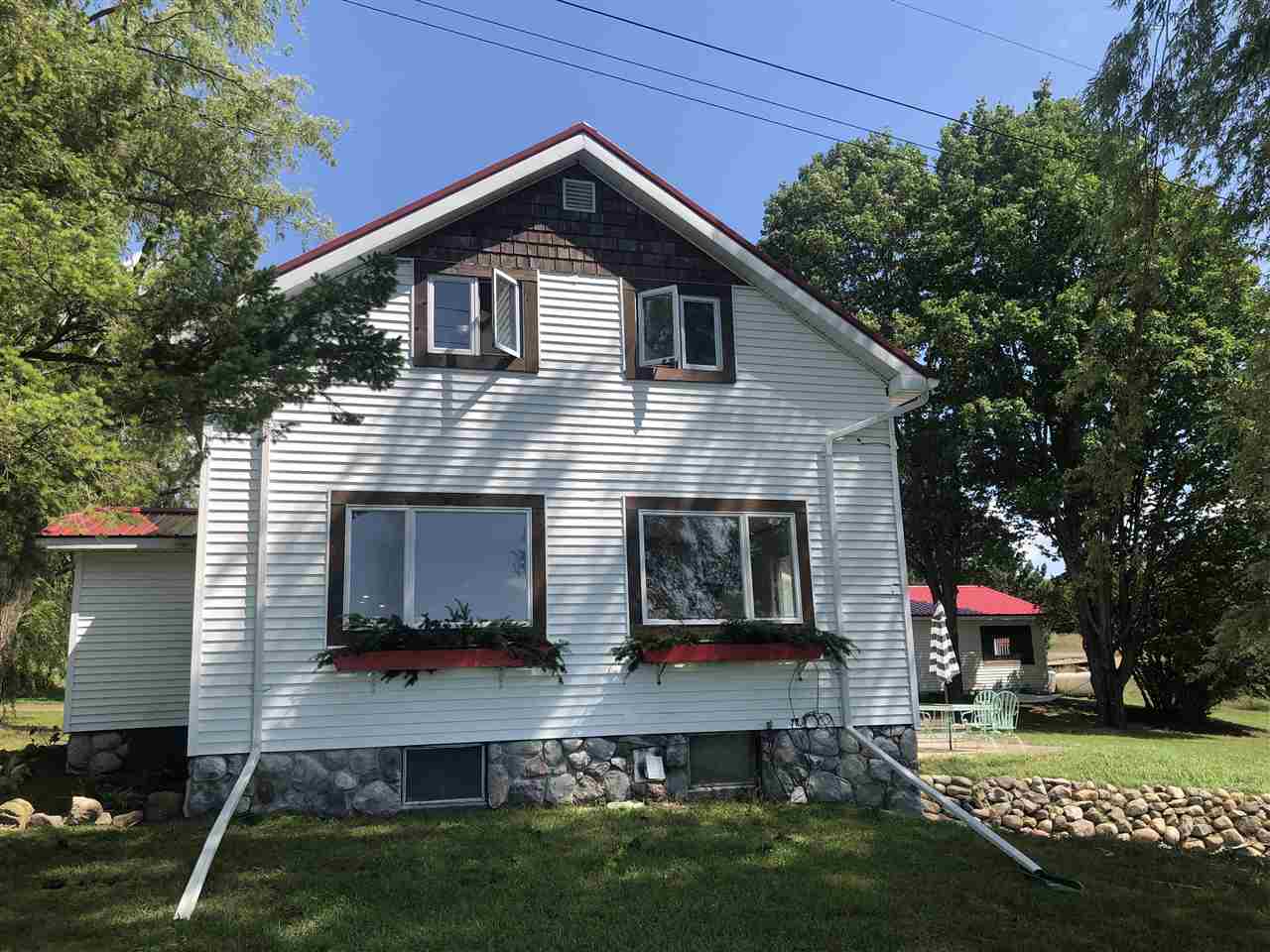 4910 Atkins Road Petoskey, MI 49770 - Photo 3 of 35 1865795-2.JPG