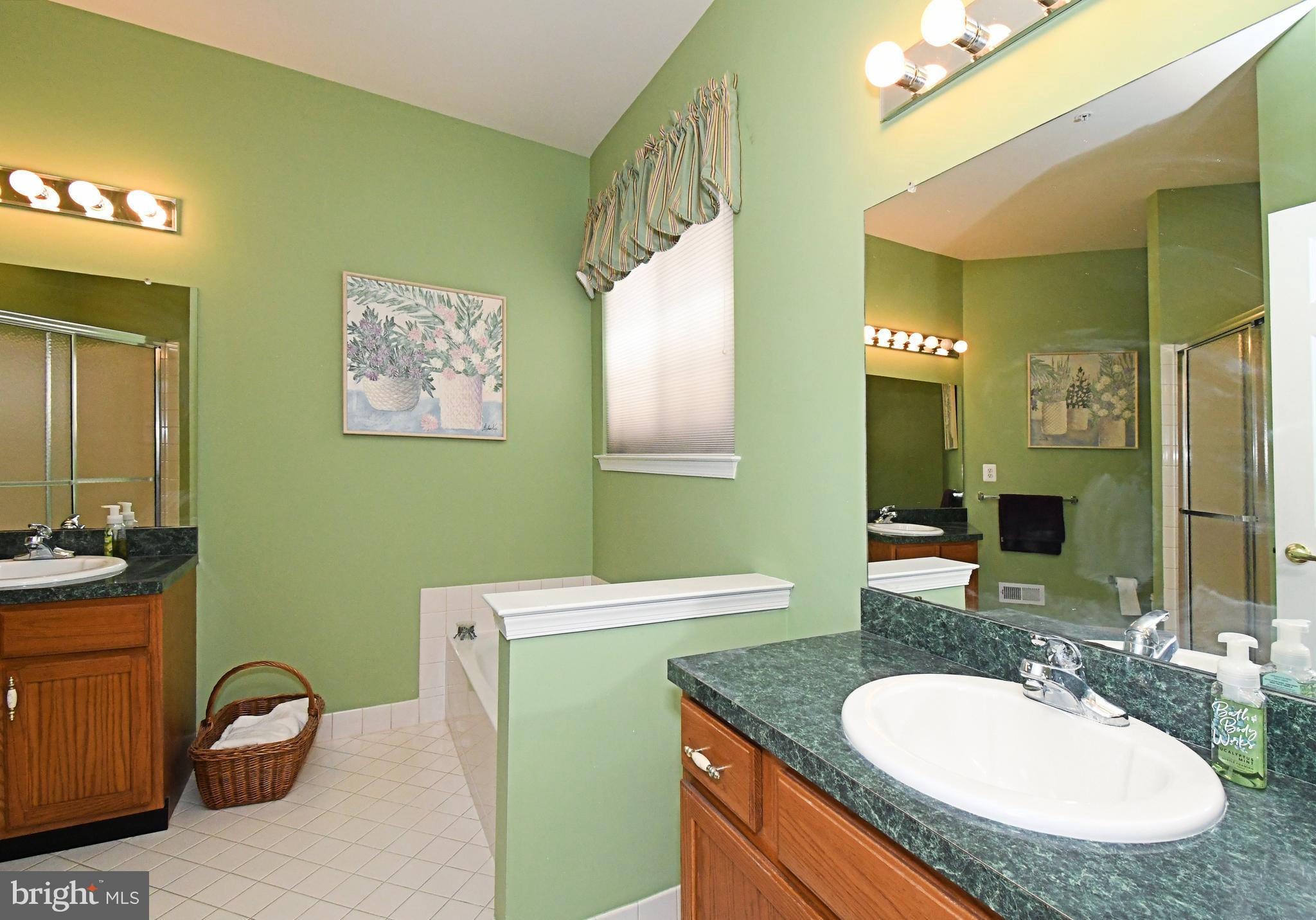 1239 Scott Place Warminster, PA 18974 - Photo 32 of 43 Primary en-suite bathroom with 2 vanities
