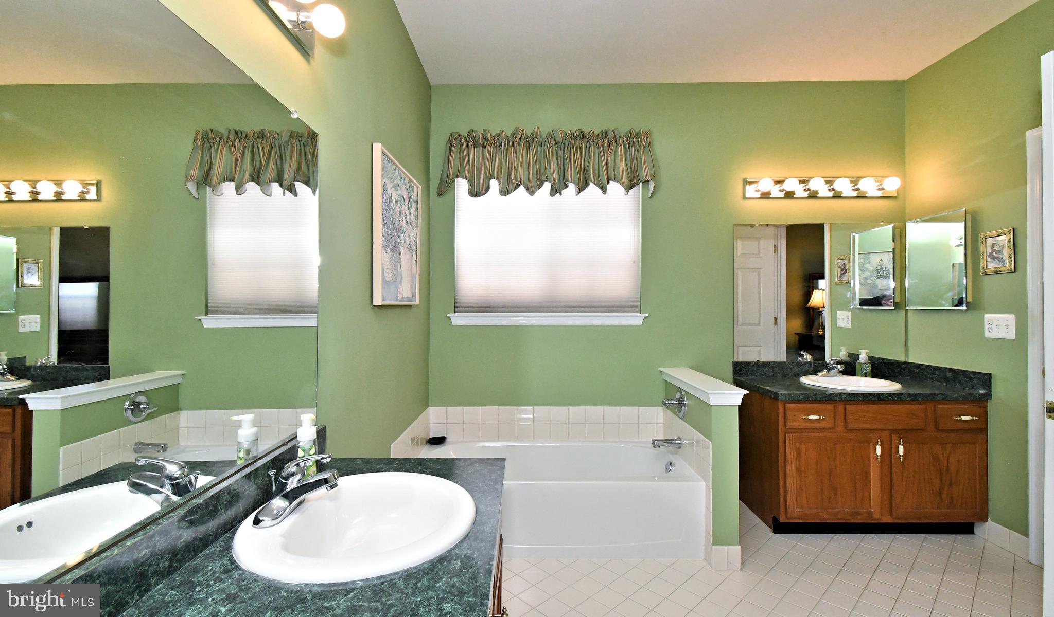 1239 Scott Place Warminster, PA 18974 - Photo 34 of 43 Primary bathroom