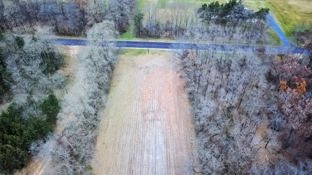 W4961 Cemetery Road Mauston, WI 53948 - Photo 7 of 17 2025-11-15-07-05-43-220