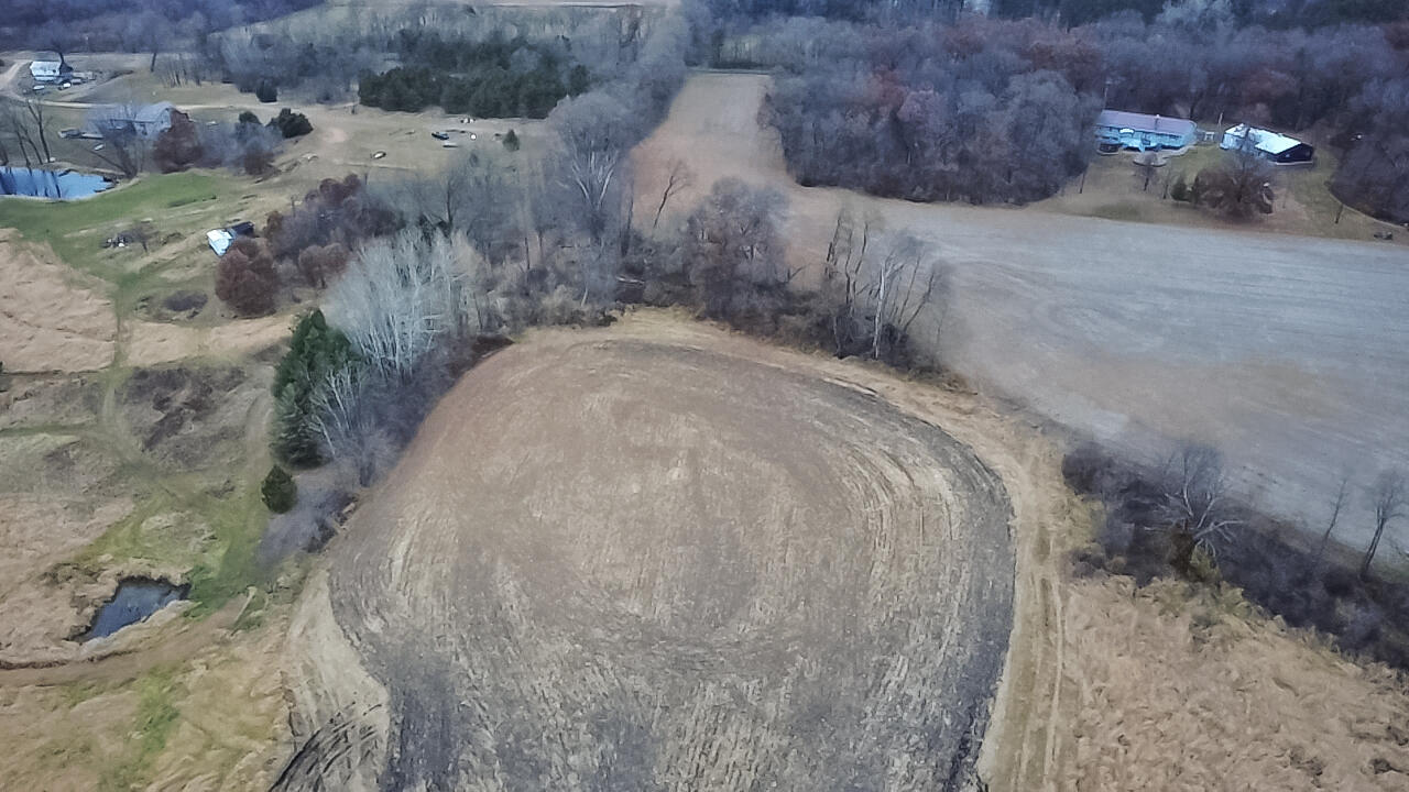 W4961 Cemetery Road Mauston, WI 53948 - Photo 10 of 17 2025-11-15-07-03-06-042
