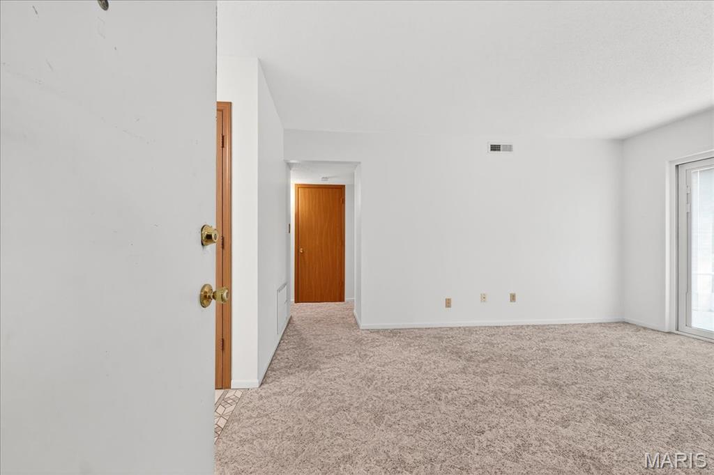 5265 Cricket Glen Court, Unit A St. Louis, MO 63129 - Photo 4 of 19