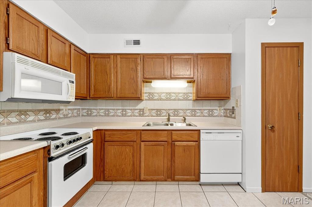 5265 Cricket Glen Court, Unit A St. Louis, MO 63129 - Photo 9 of 19