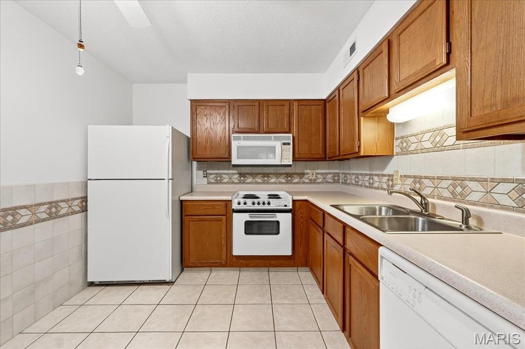 5265 Cricket Glen Court, Unit A St. Louis, MO 63129 - Photo 10 of 19