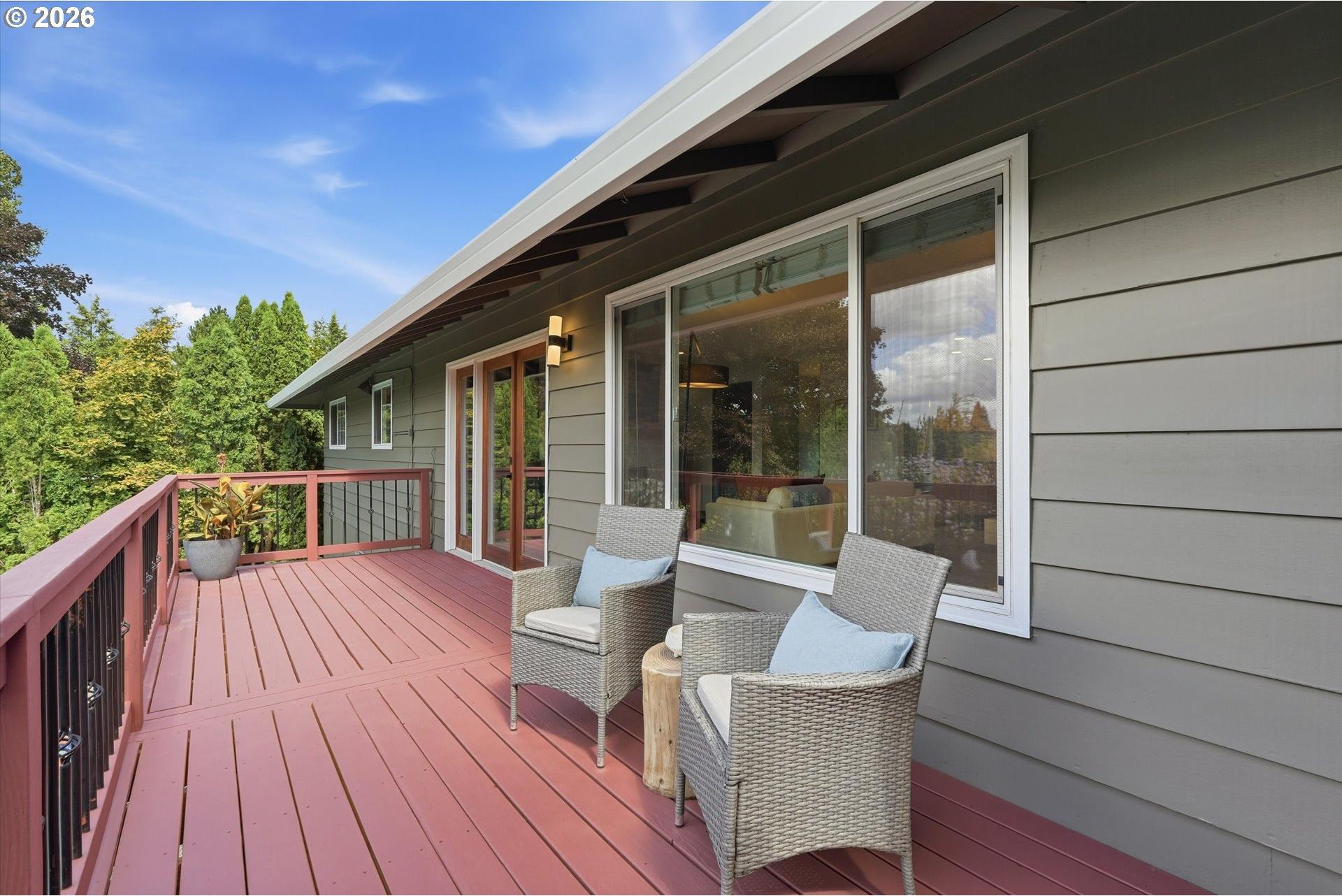 3211 Southwest Ridge Drive Portland, OR 97219 - Photo 18 of 43 Gallery Image 18