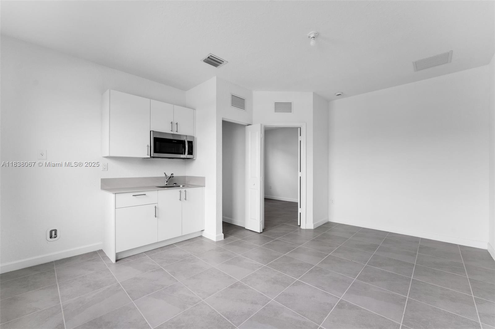 2960 Southeast 23rd Street Homestead, FL 33035 - Photo 11 of 27