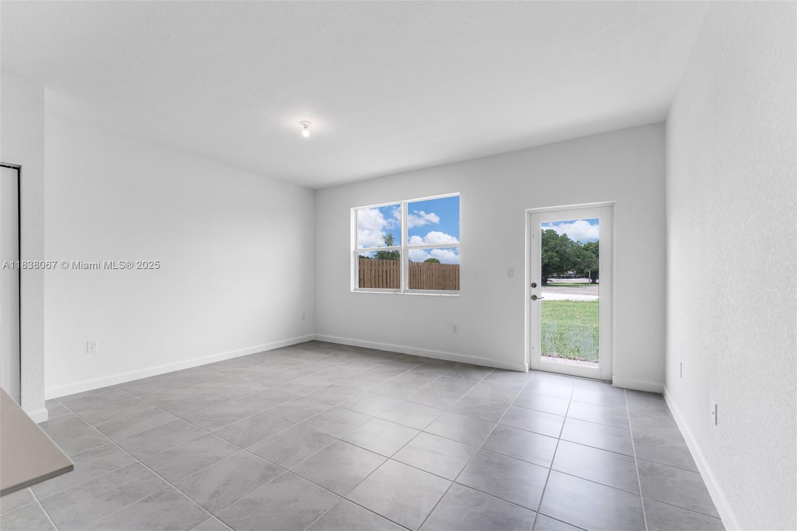 2960 Southeast 23rd Street Homestead, FL 33035 - Photo 6 of 27