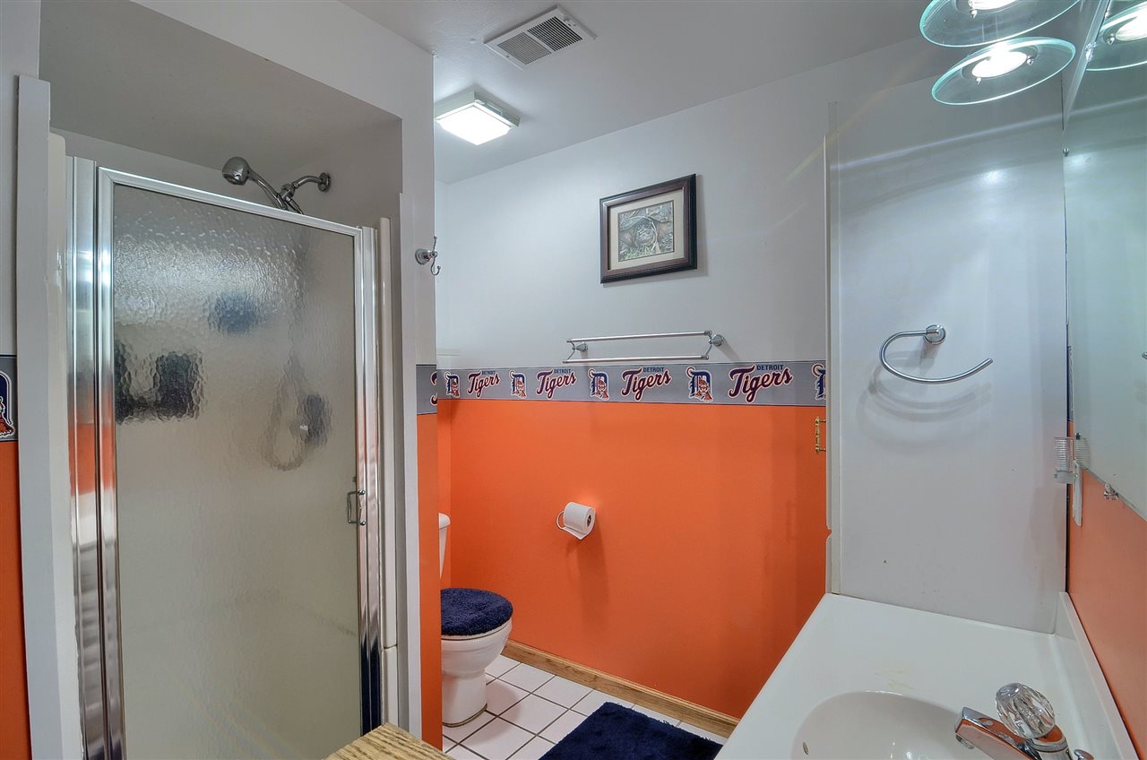 3858 Westlyn Road Lake Orion, MI 48359 - Photo 27 of 30 Full Bathroom