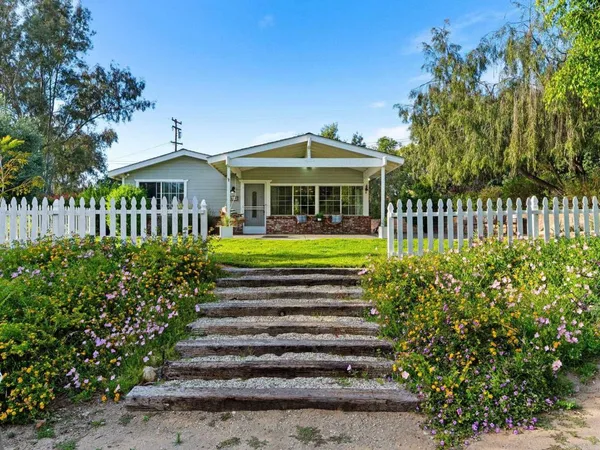 $891,000 | 946 Osborne Street, Vista, CA 92084