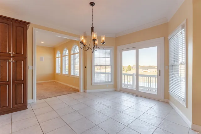 $995,000 | 2800 Briarcliff Drive, Newburgh, IN 47630