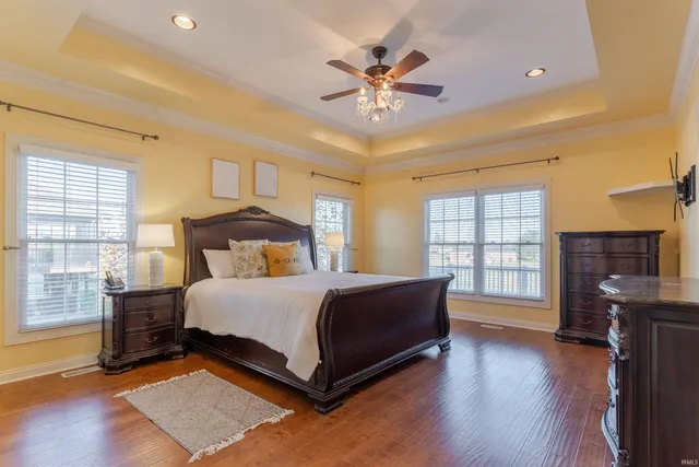 $995,000 | 2800 Briarcliff Drive, Newburgh, IN 47630