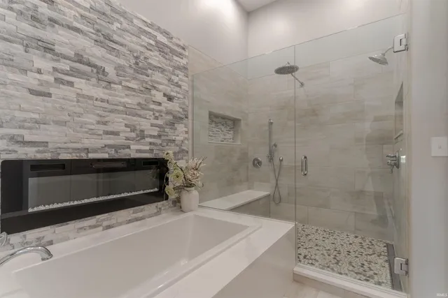 $995,000 | 2800 Briarcliff Drive, Newburgh, IN 47630