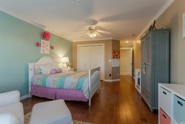 $995,000 | 2800 Briarcliff Drive, Newburgh, IN 47630