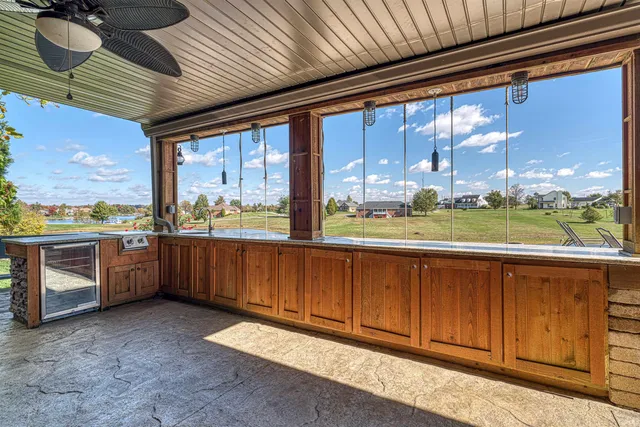 $995,000 | 2800 Briarcliff Drive, Newburgh, IN 47630