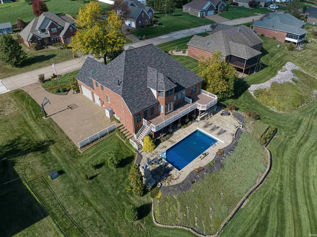 $995,000 | 2800 Briarcliff Drive, Newburgh, IN 47630
