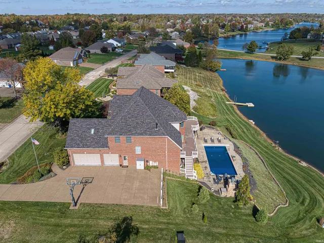 $995,000 | 2800 Briarcliff Drive, Newburgh, IN 47630