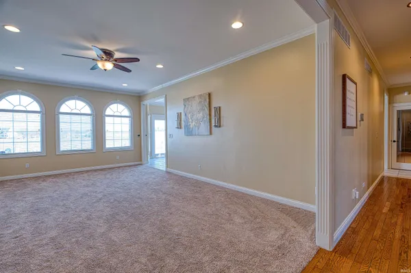 $925,000 | 2800 Briarcliff Drive, Newburgh, IN 47630