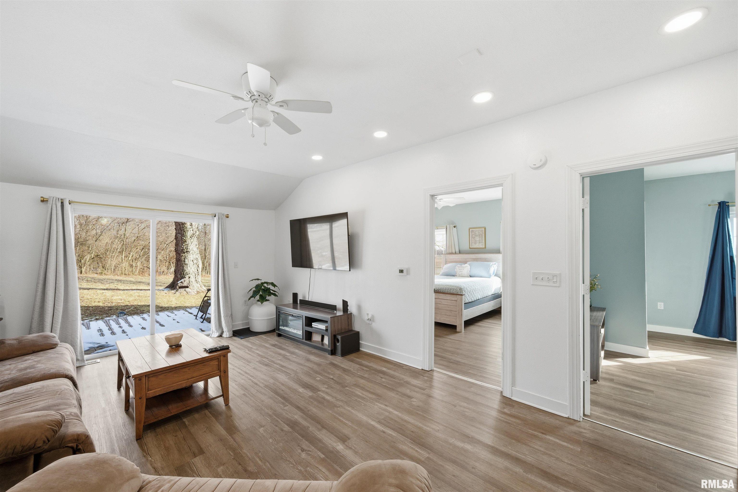 13213 West Wheeler Road Glasford, IL 61533 - Photo 7 of 33