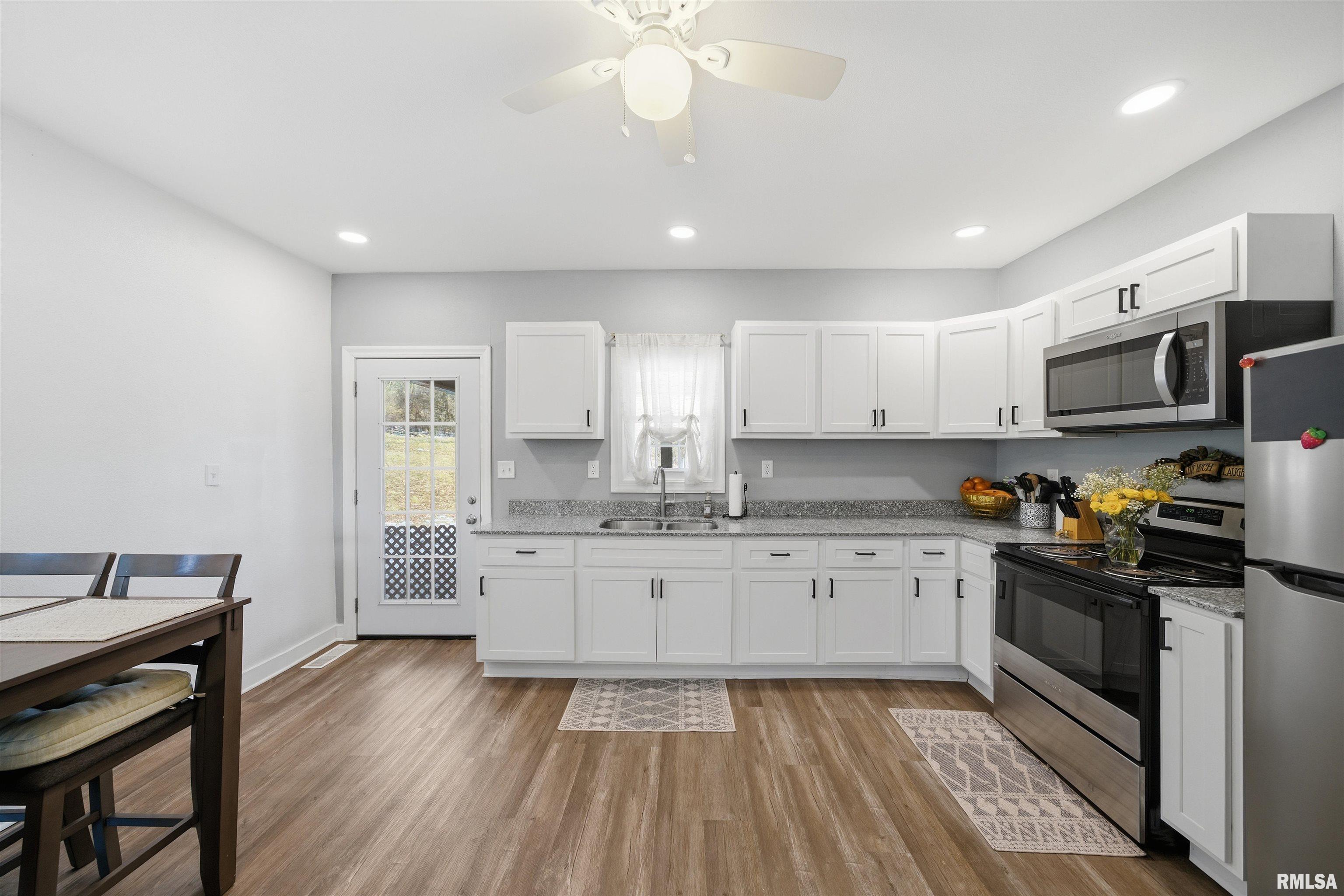 13213 West Wheeler Road Glasford, IL 61533 - Photo 10 of 33