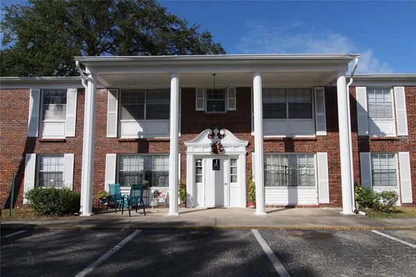 $1,650 | 4507 9th Street West, Unit J6, Bradenton, FL 34207