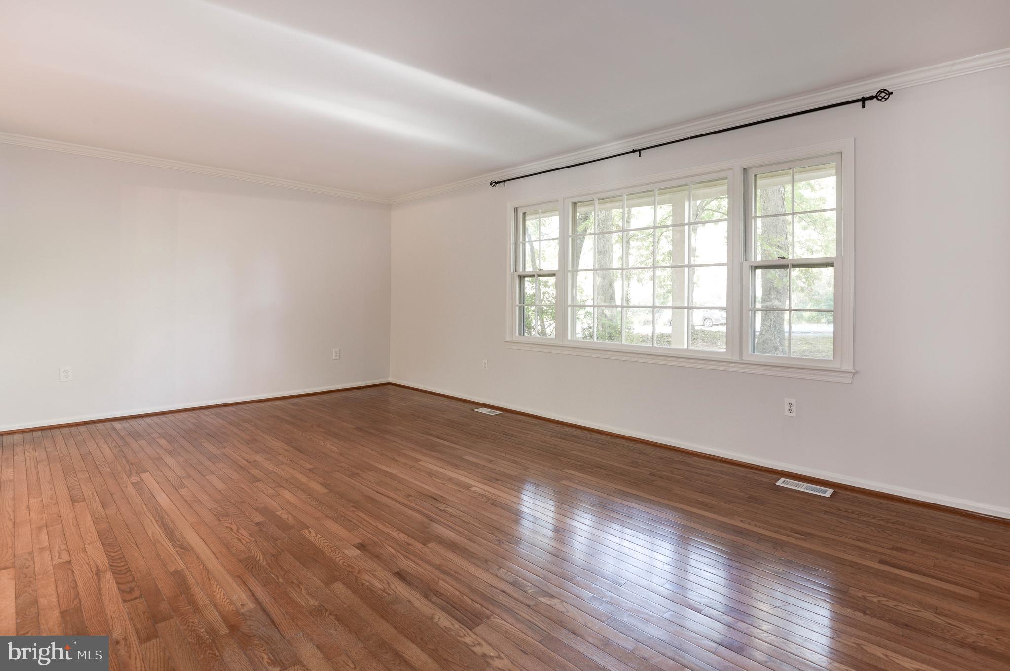 10809 Cross School Road Reston, VA 20191 - Photo 11 of 49