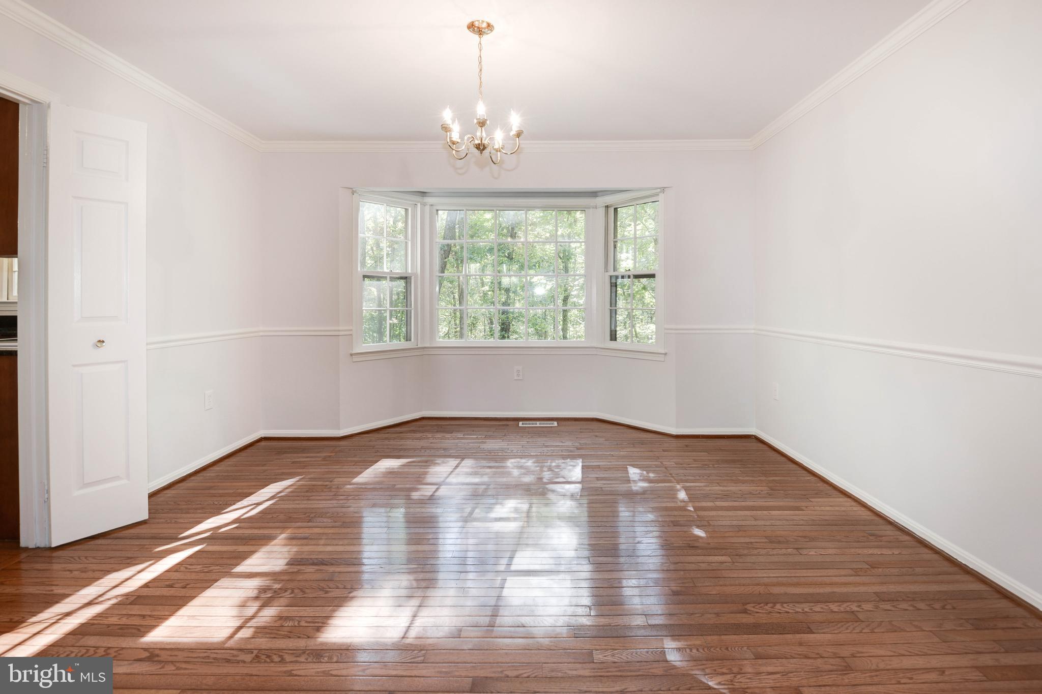 10809 Cross School Road Reston, VA 20191 - Photo 14 of 49