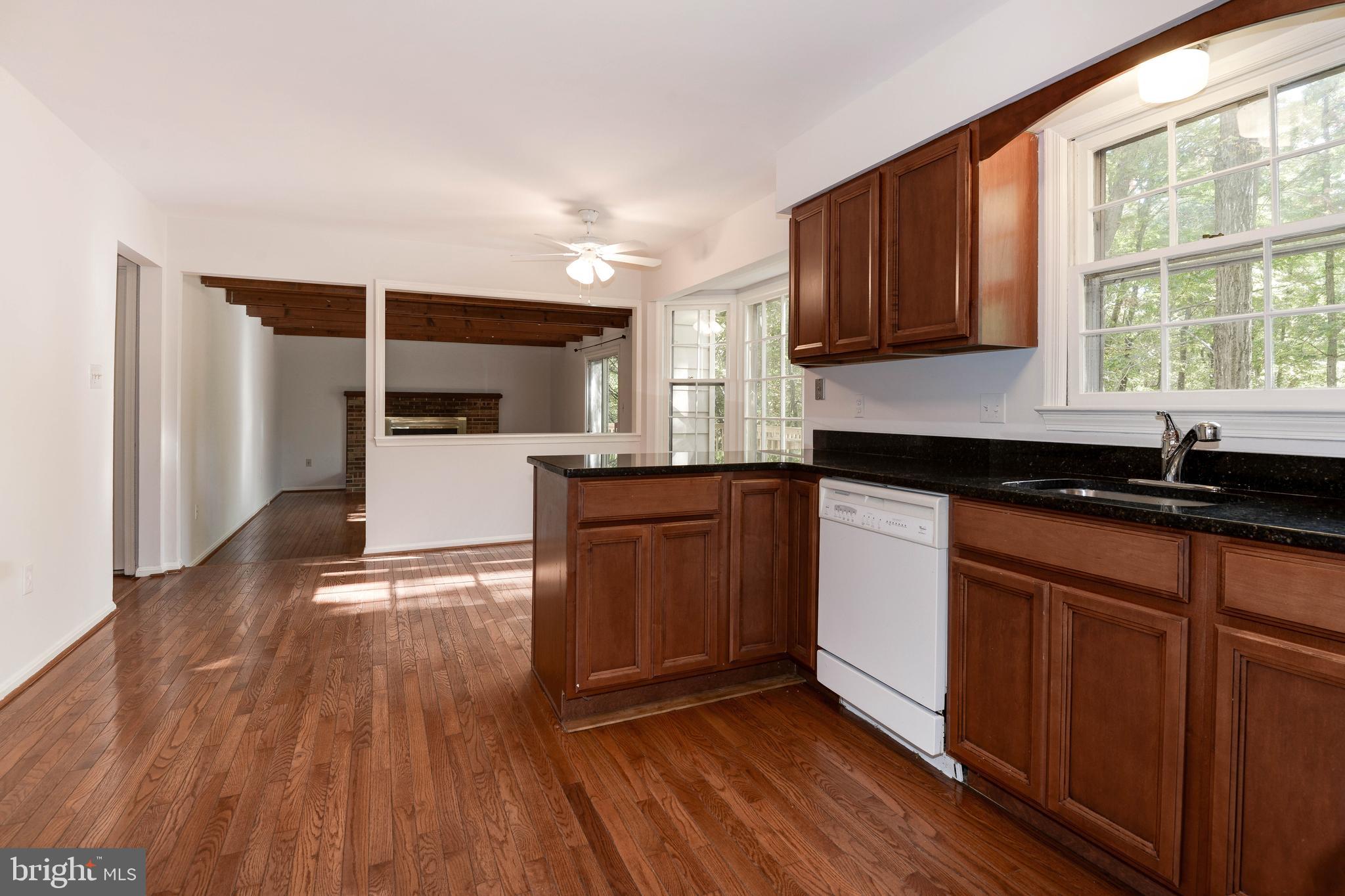 10809 Cross School Road Reston, VA 20191 - Photo 18 of 49