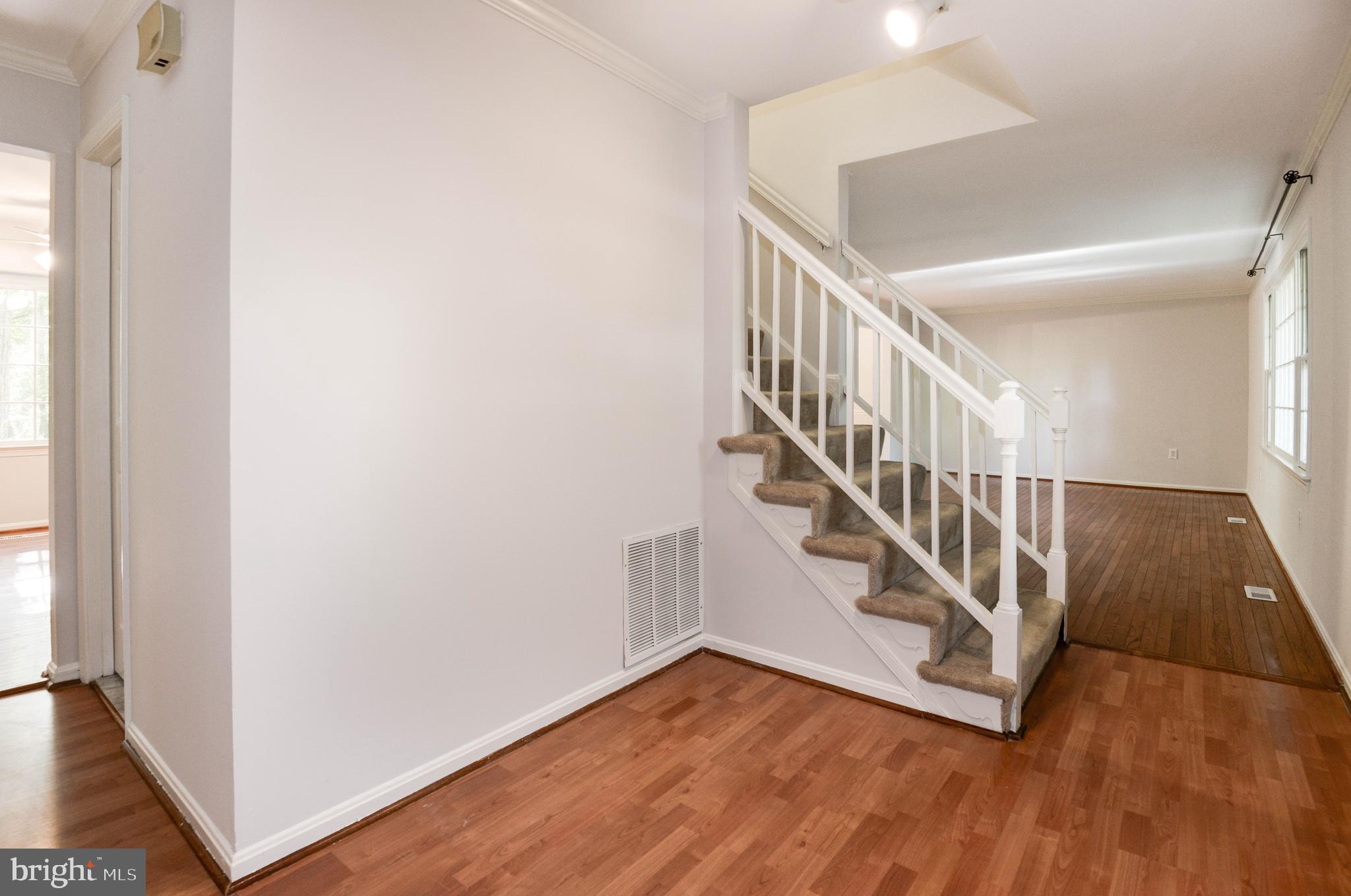 10809 Cross School Road Reston, VA 20191 - Photo 9 of 49