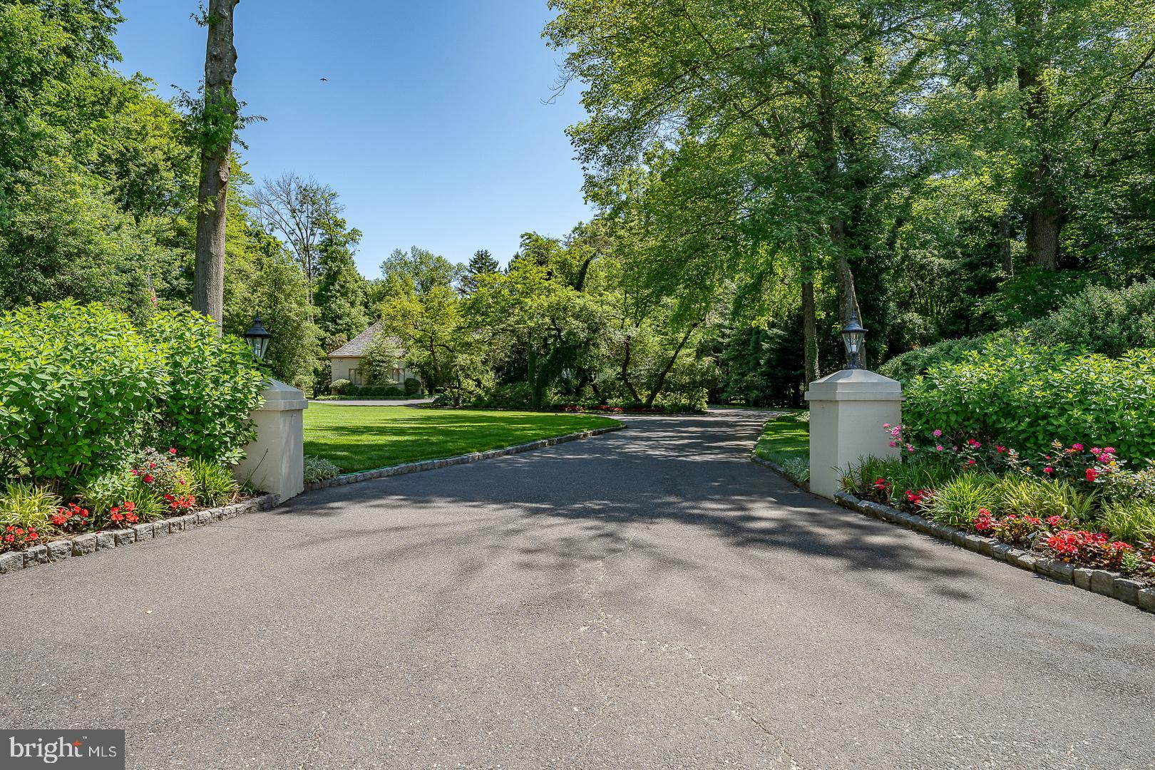 71 Tunbridge Road Haverford, PA 19041 - Photo 3 of 82 Elegant, landscaped entrance to circular driveway