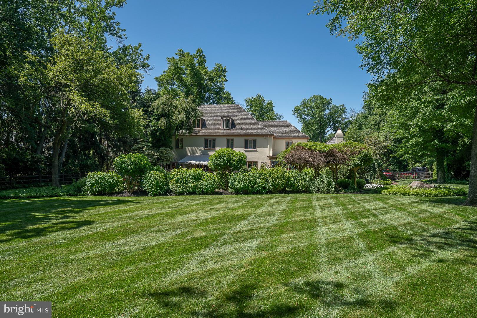 71 Tunbridge Road Haverford, PA 19041 - Photo 33 of 82 Fabulous flat yard