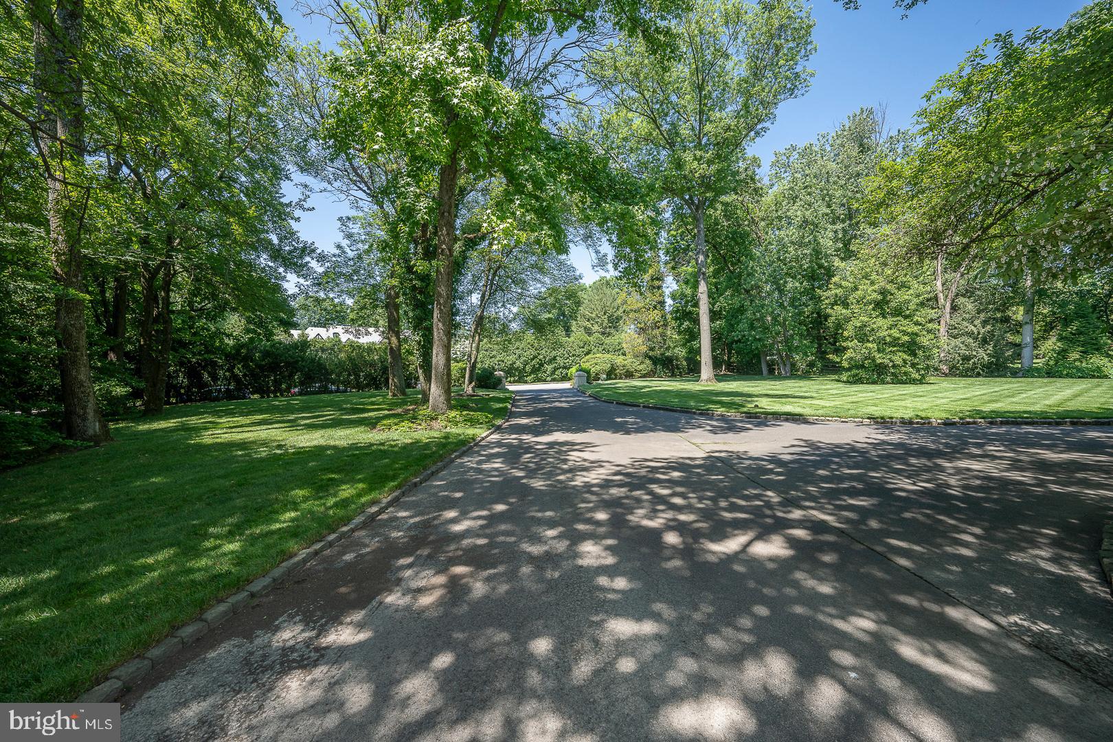 71 Tunbridge Road Haverford, PA 19041 - Photo 80 of 82 Driveway leading to Circular