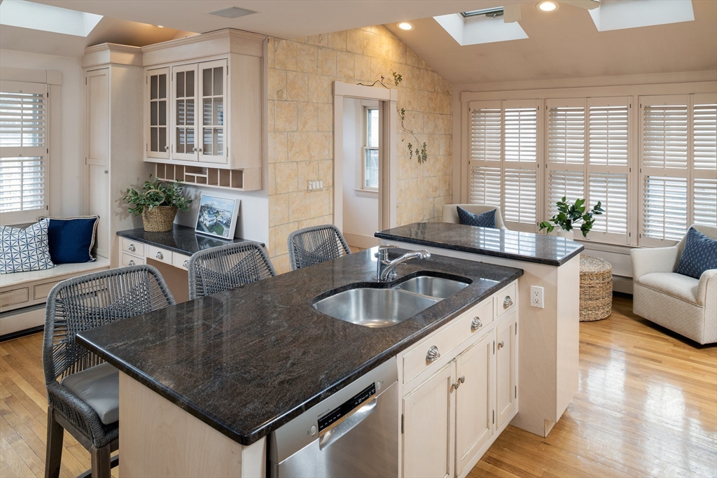 4 Bay View Avenue Hingham, MA 02043 - Photo 14 of 40