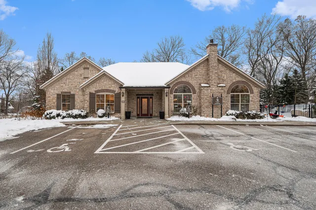 $535,000 | 856 Bridge Crest Drive Southeast, Ada, MI 49301