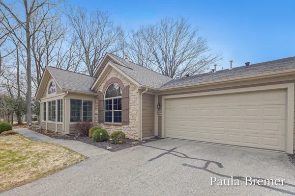 $535,000 | 856 Bridge Crest Drive Southeast, Ada, MI 49301