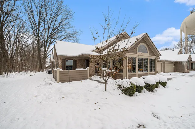 $535,000 | 856 Bridge Crest Drive Southeast, Ada, MI 49301