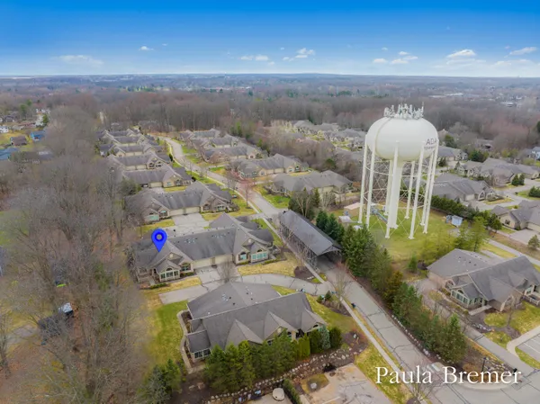 $535,000 | 856 Bridge Crest Drive Southeast, Ada, MI 49301