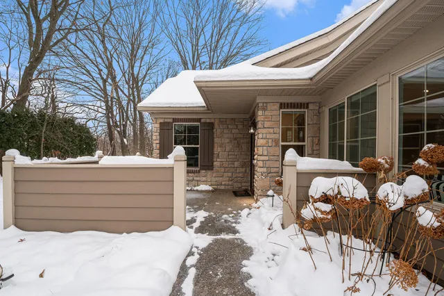 $535,000 | 856 Bridge Crest Drive Southeast, Ada, MI 49301