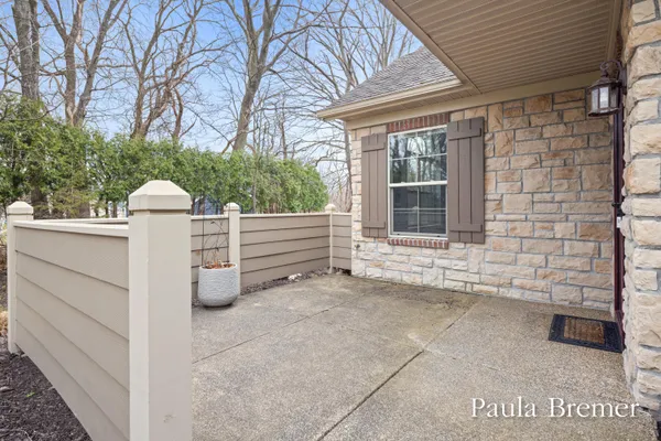 $535,000 | 856 Bridge Crest Drive Southeast, Ada, MI 49301