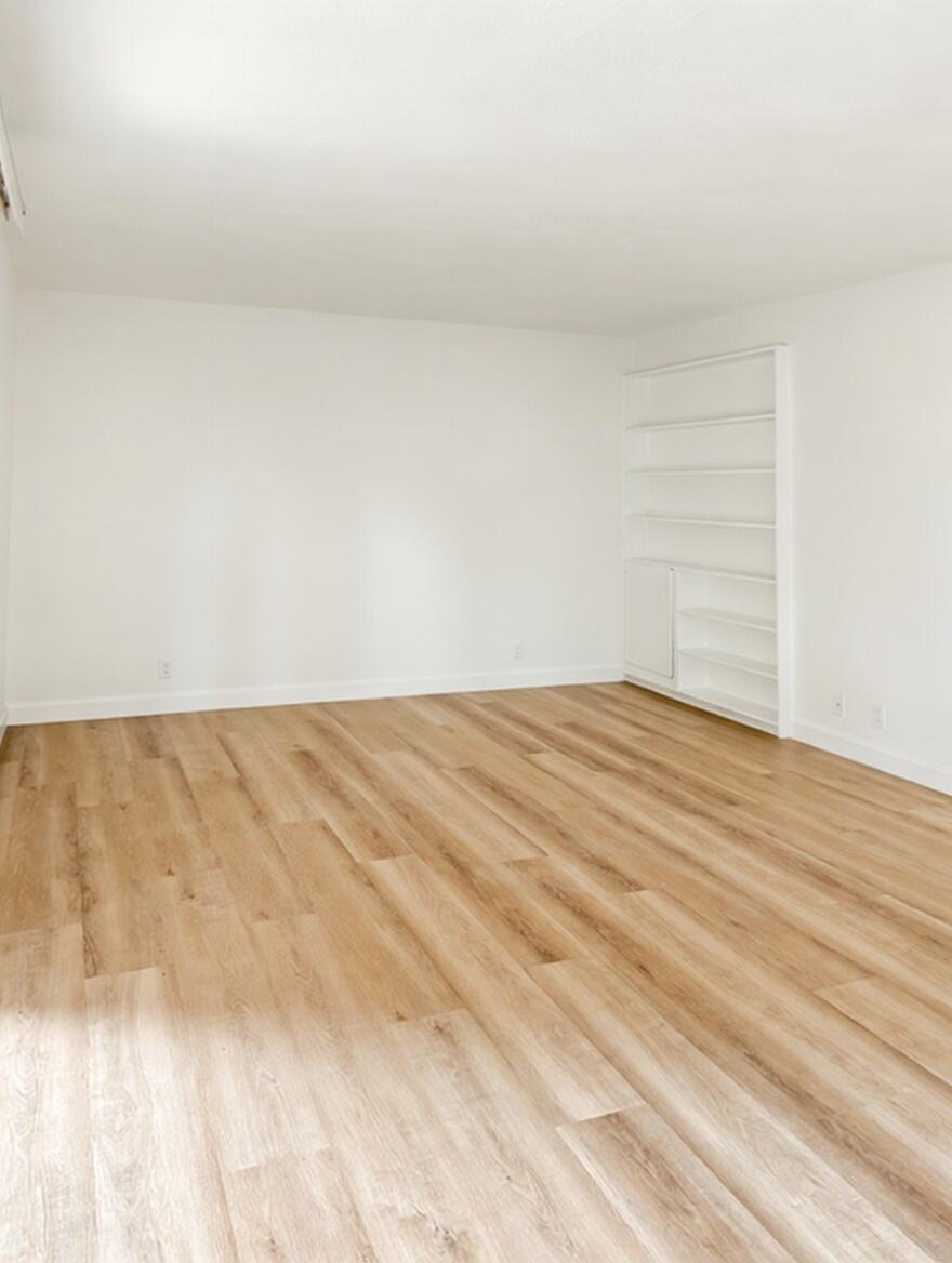 5740 Encina Road, Unit 3 Goleta, CA 93117 - Photo 11 of 25 Living Room
