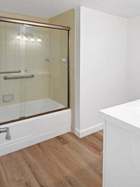 5740 Encina Road, Unit 3 Goleta, CA 93117 - Photo 14 of 29 a bathroom with a bathtub and a shower